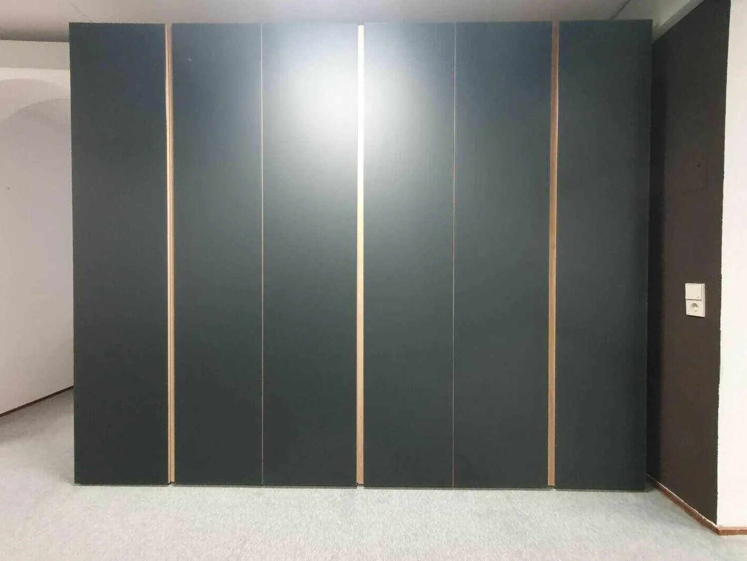 Hülsta Kleiderschränke|Kleiderschrank Solid Eiche Hell Geölt Hinterlackiertes Glas Anthrazit