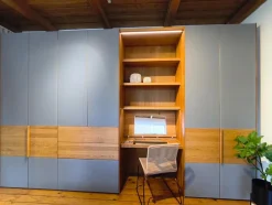 Team 7 Kleiderschränke|Kleiderschrank Valore Eiche Natur Geölt Front Farbglas Mittelgrau Matt Korpus Buche Mit Beleuchtung