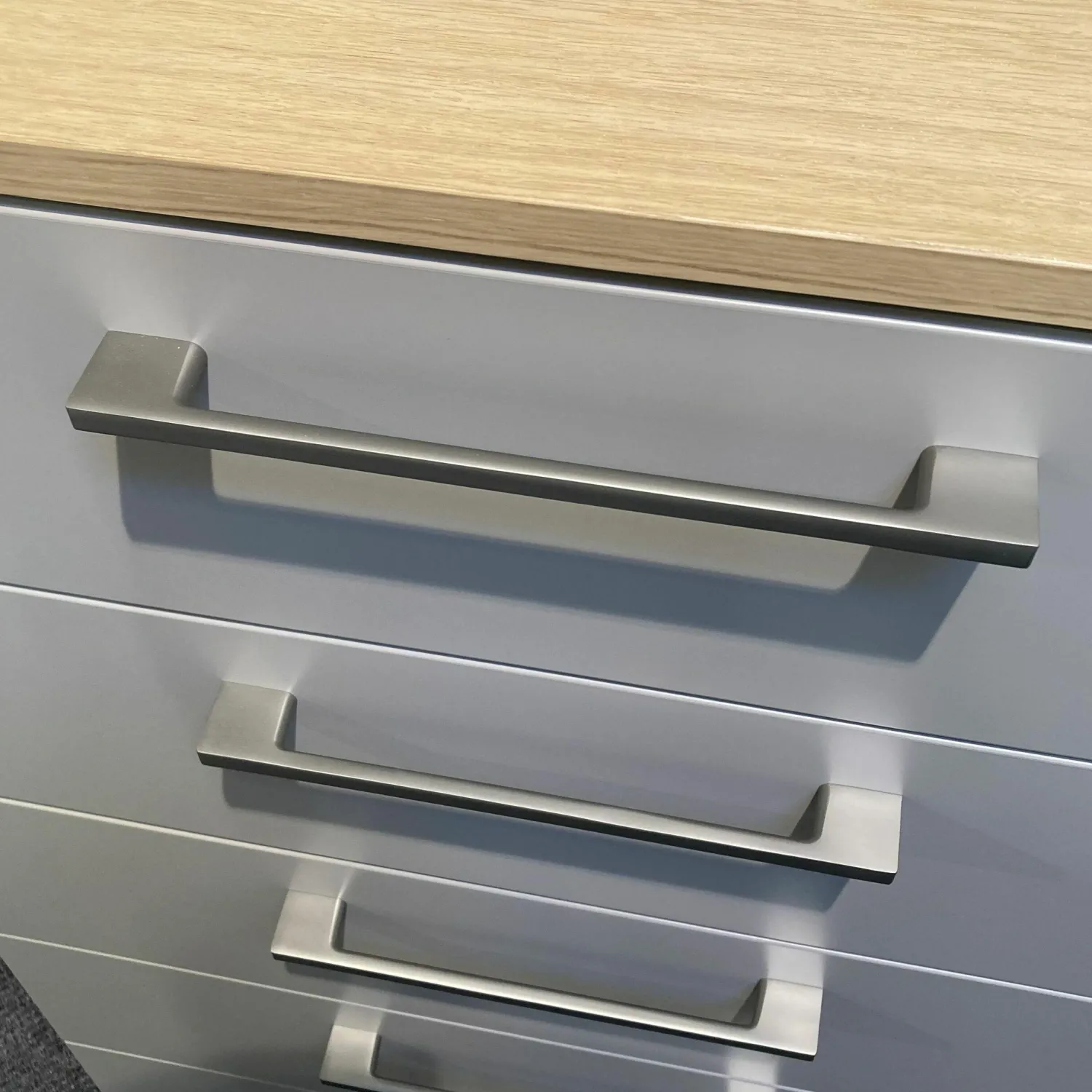 Disselkamp Kommoden & Sideboards|Kombikommode Daisy Korpus Wildeiche Front Lack Taupe Grau Weiß Griffe Nickel Matt