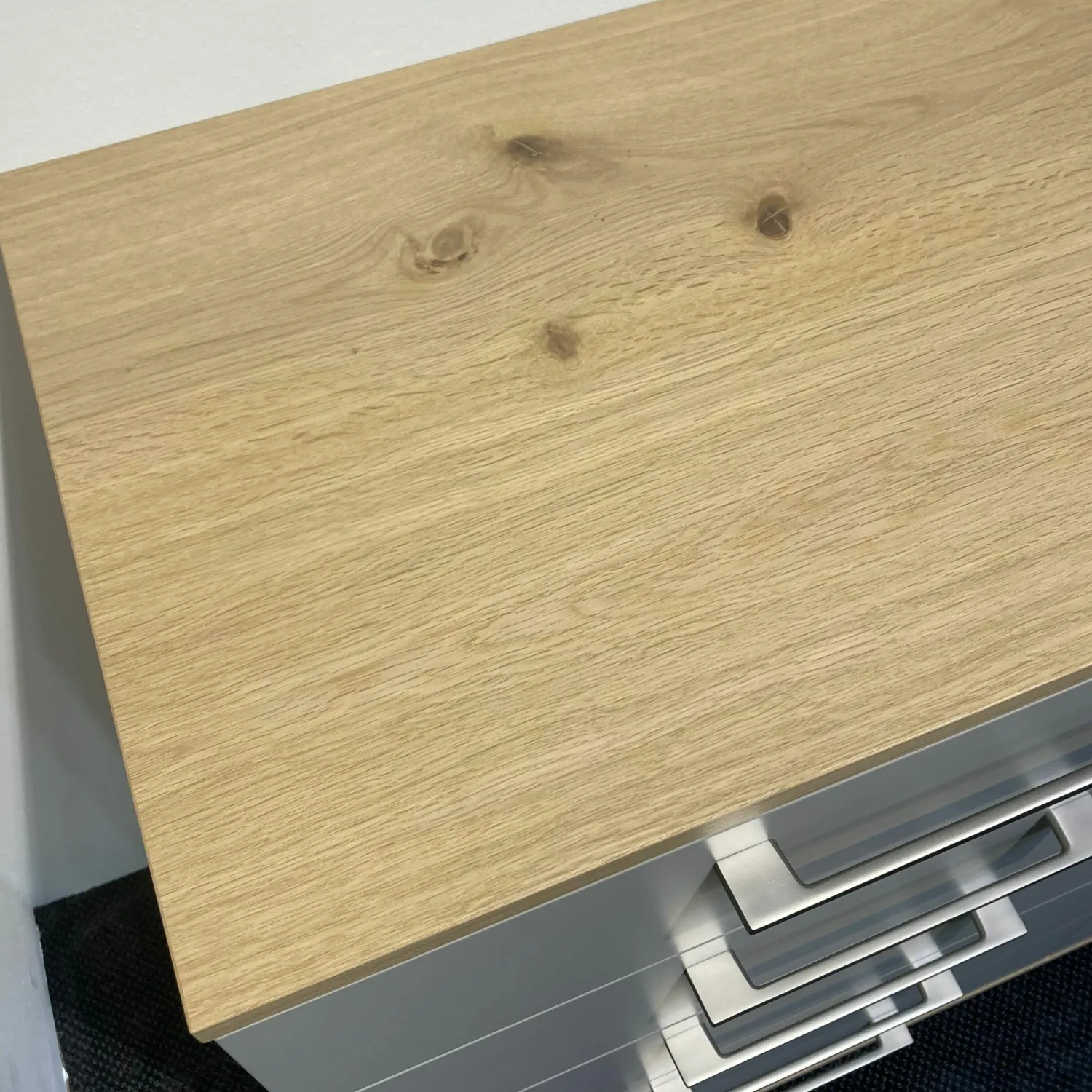 Disselkamp Kommoden & Sideboards|Kombikommode Daisy Korpus Wildeiche Front Lack Taupe Grau Weiß Griffe Nickel Matt