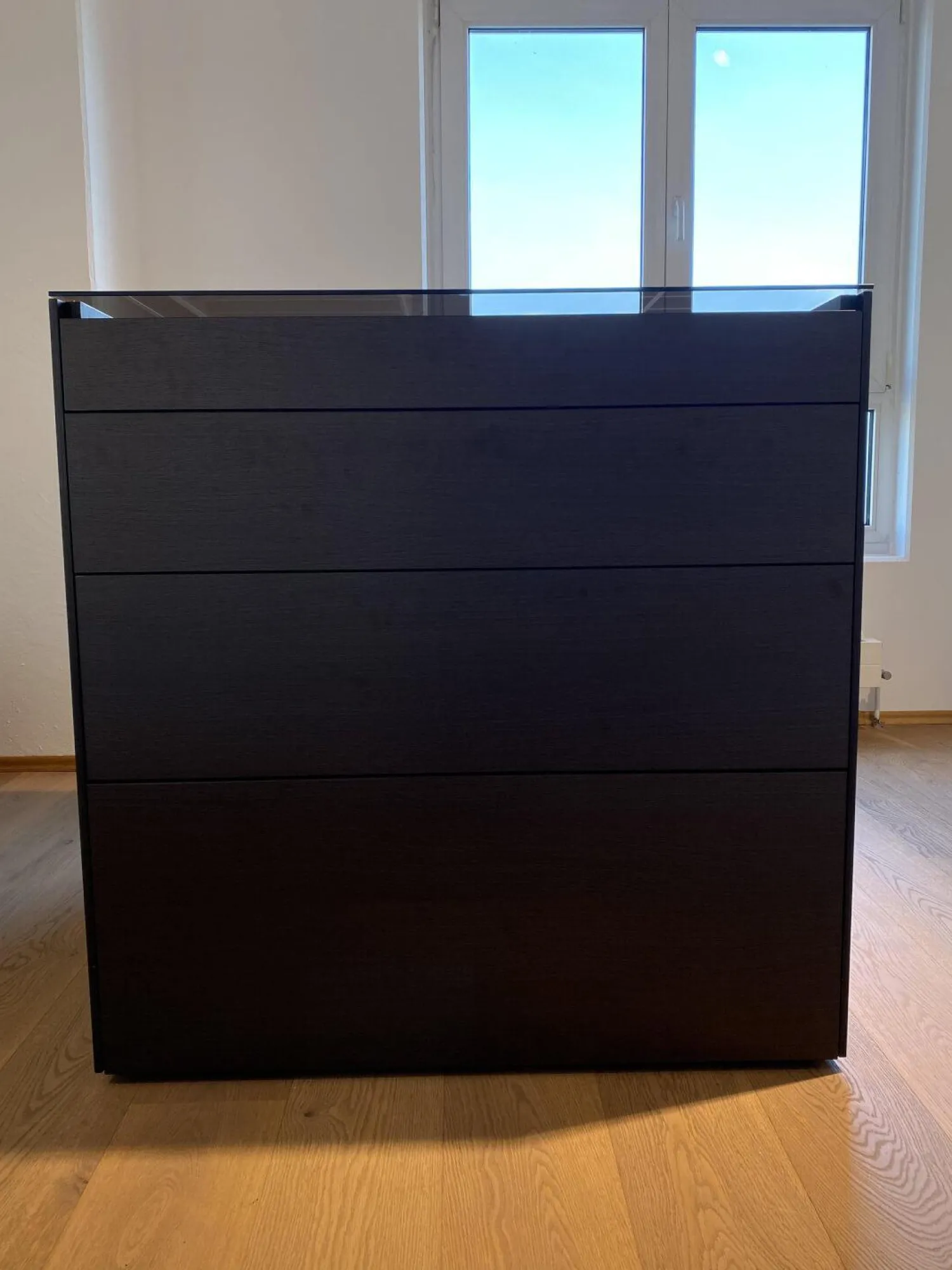 An-Collection Kommoden & Sideboards|Kommode Centric Nussbaum Dunkel Furniert Parsolglas Grau