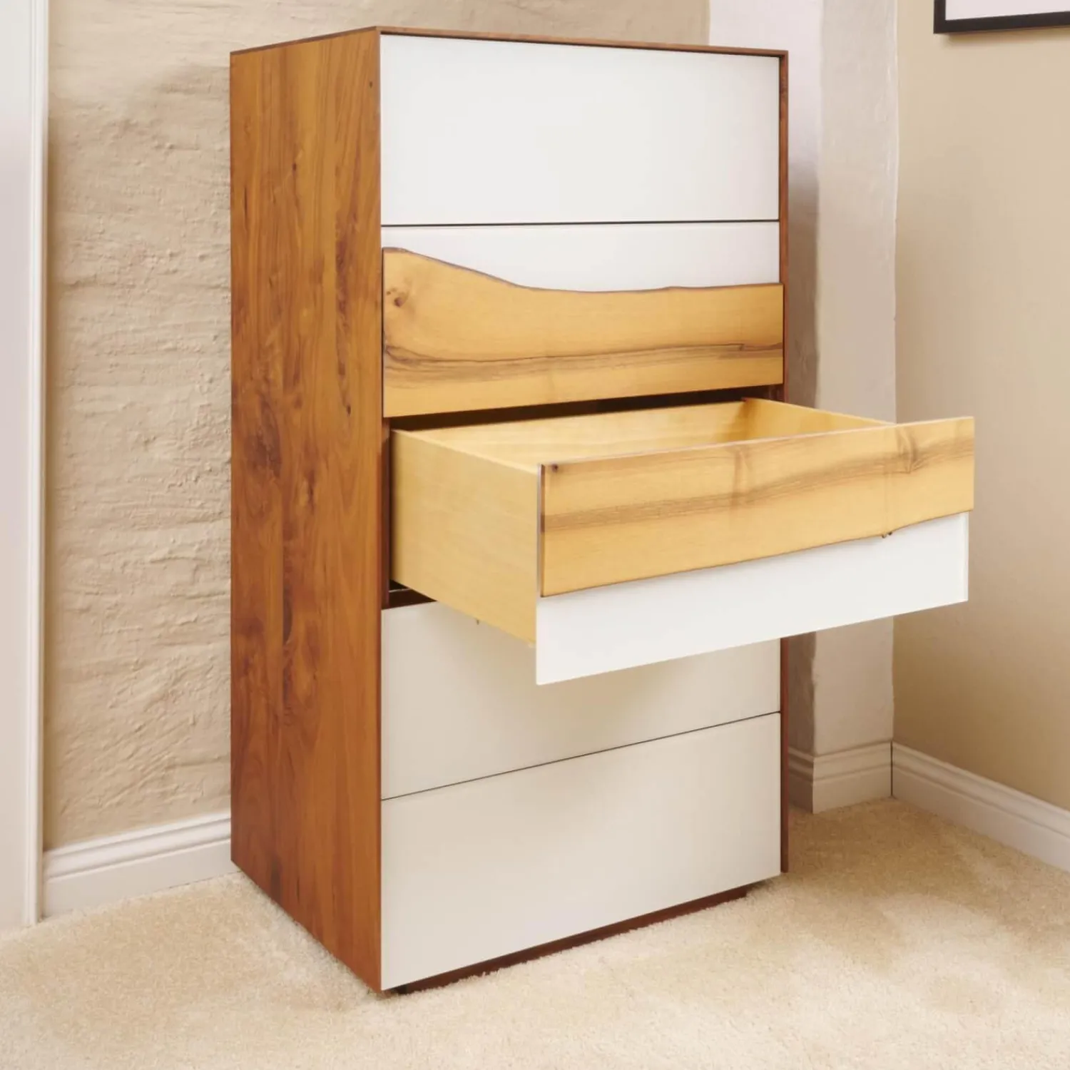 Scholtissek Kommoden & Sideboards|Kommode Farn Mit Baumkante Korpus Massiv Nussbaum Glasfront Optiwhite RAL 9010 Matt