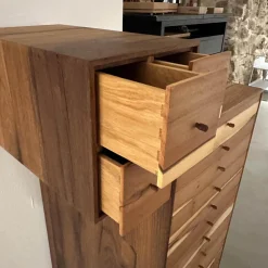 Scholtissek Kommoden & Sideboards|Kommode Kunstobjekt Korpus Altholz Massiv Front Eibe Massiv Geheim Verriegelbar