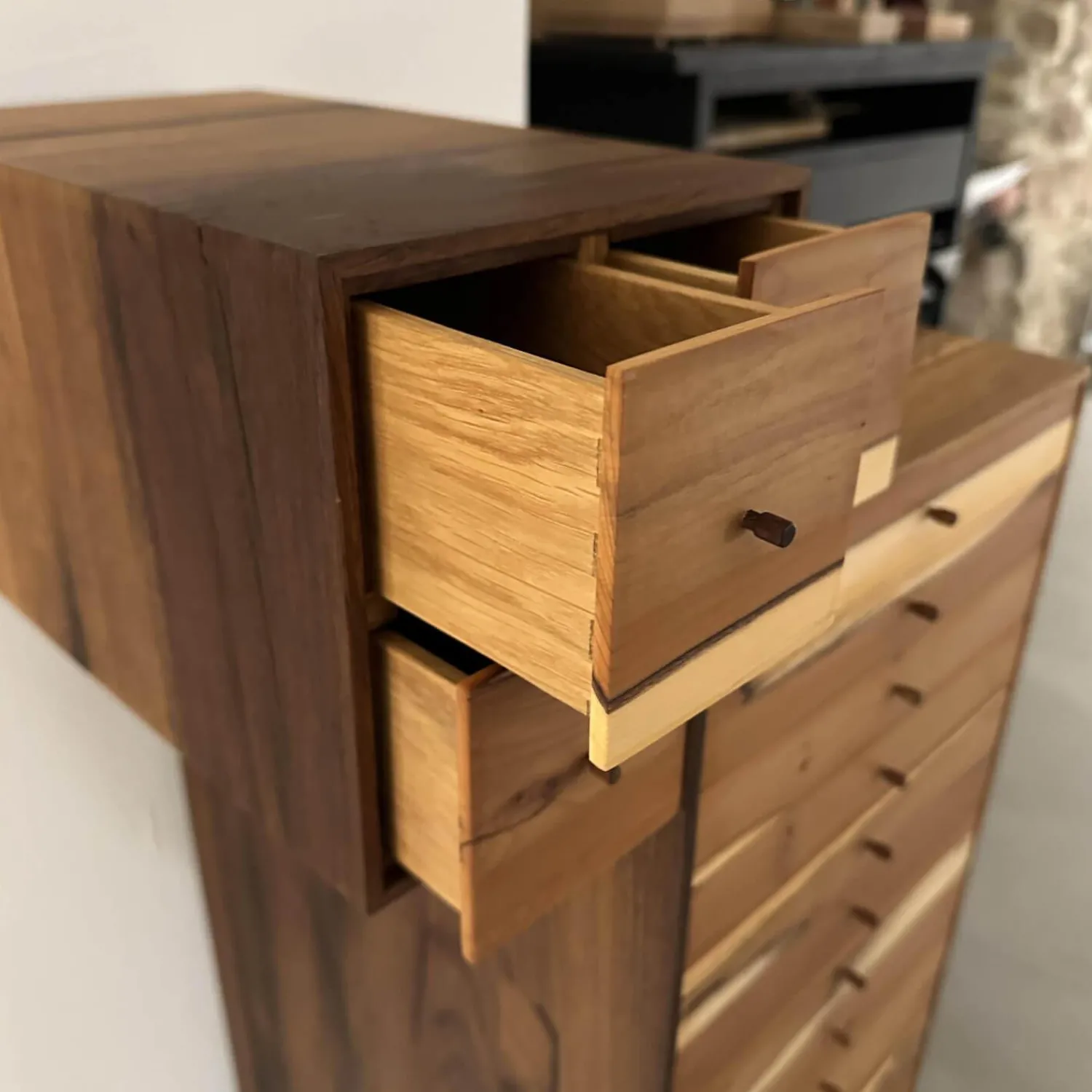Scholtissek Kommoden & Sideboards|Kommode Kunstobjekt Korpus Altholz Massiv Front Eibe Massiv Geheim Verriegelbar