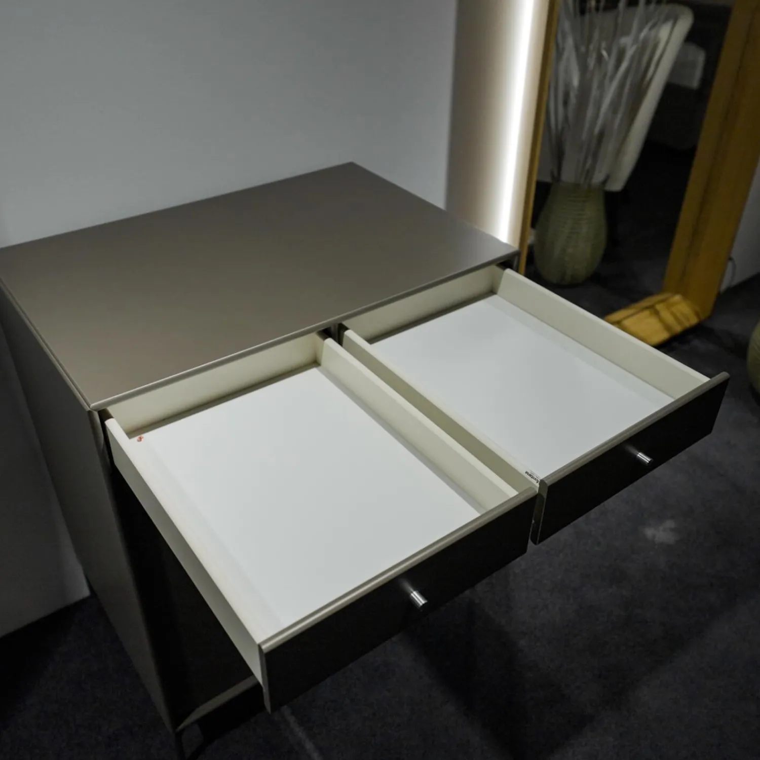 Montana Kommoden & Sideboards|Kommode Modell 1111 Ausführung Lack Coffee