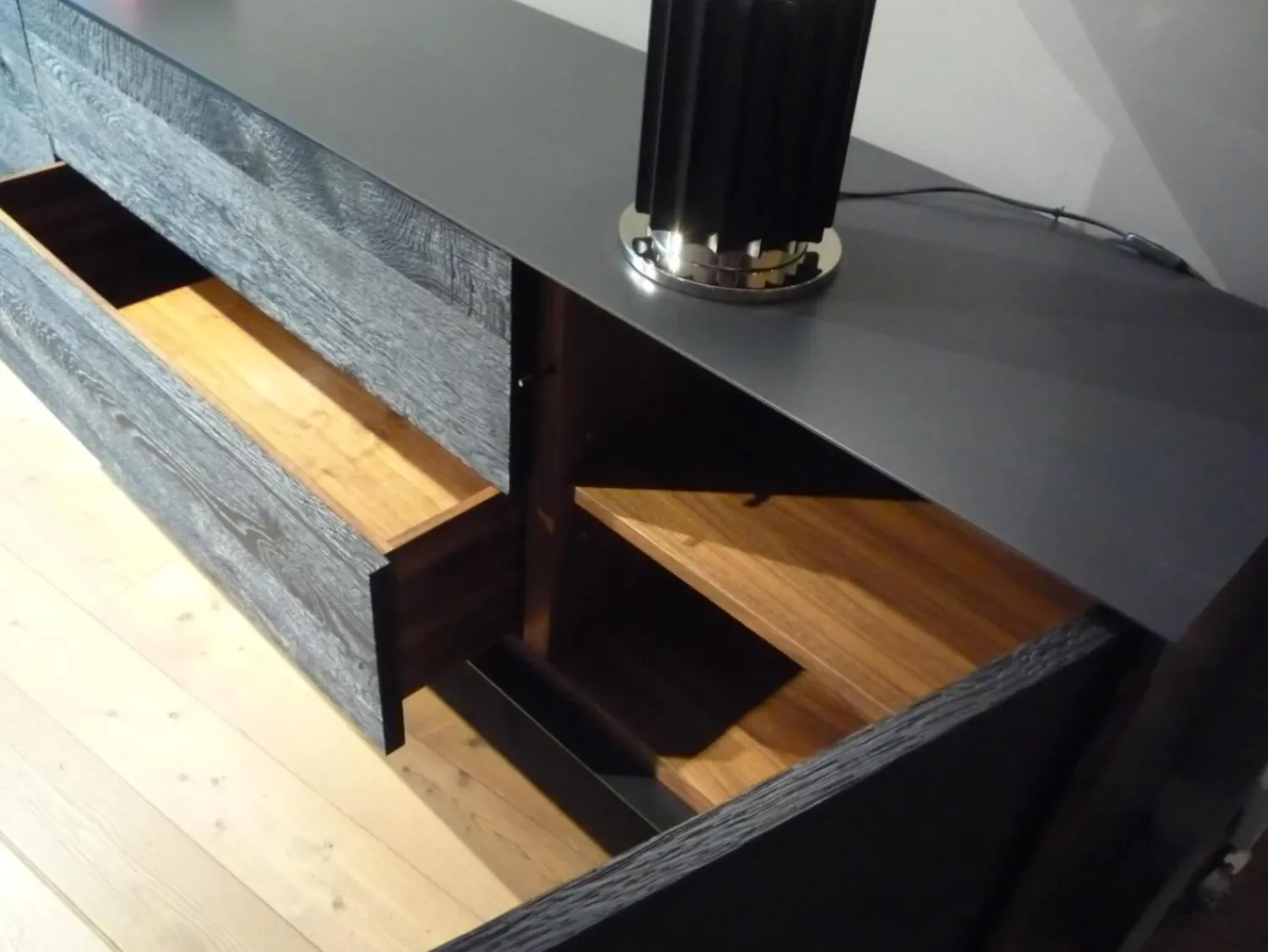 Riva1920 Kommoden & Sideboards|Kommode Rialto Fly Eiche Vulcano Korpus Innen Nussbaum Geölt