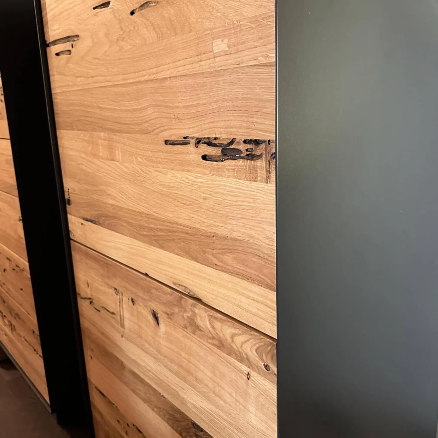 Riva1920 Kommoden & Sideboards|Kommode Rialto Front Briccola Pfahlholz Aus Venedig Korpus Eisen Lackiert Mit 2 Türen