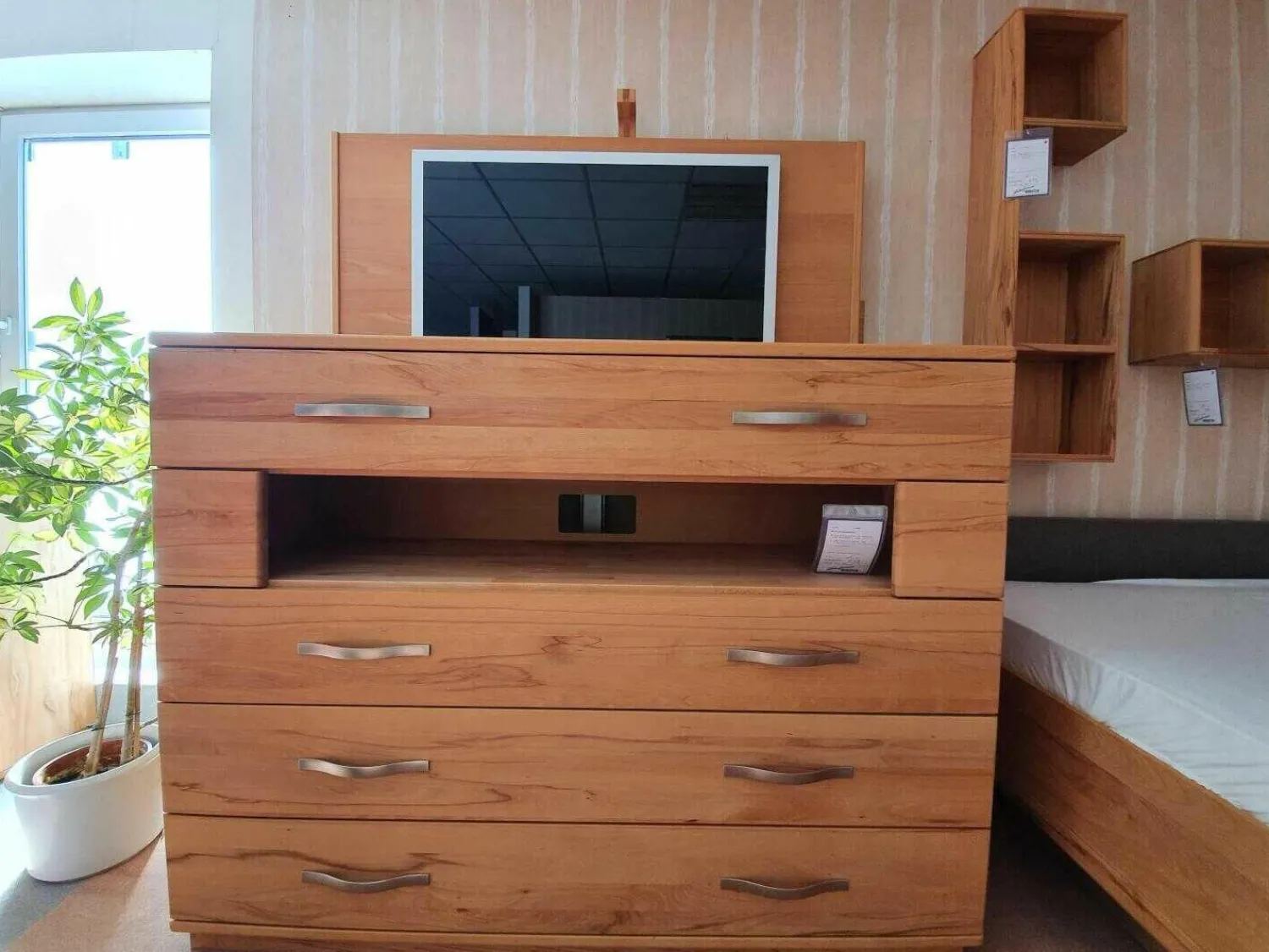 InCasa Wohnwände & Tv-Lowboards|Kommode und TV-Box Modell Casa Residenz mit LED-Beleuchtung und Elektrischer Funktion