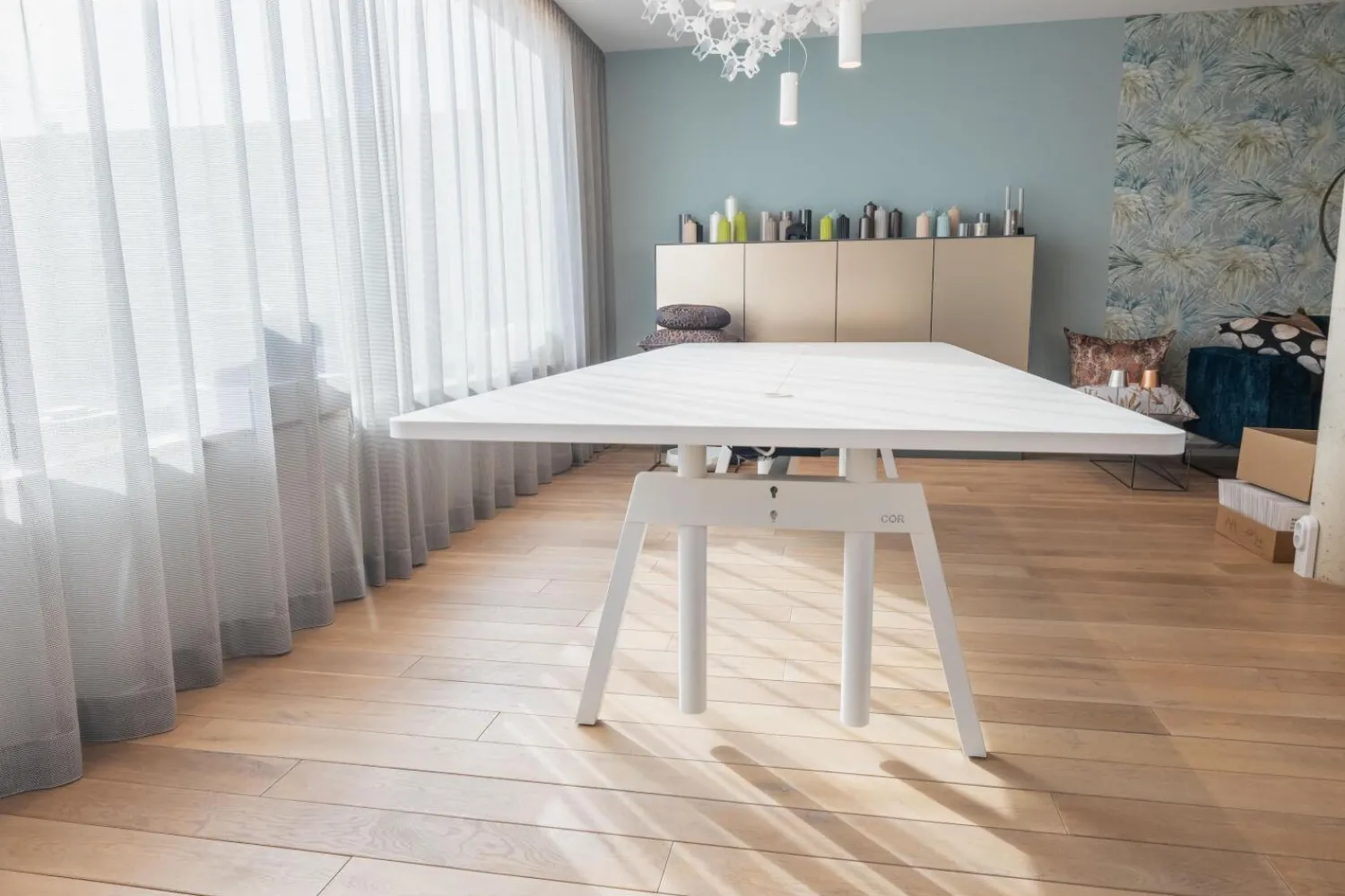 COR Schreibtische & Sekretäre|Konferenztisch Level HPL Beschichtet Weiß Fuß Lack Schneeweiß Elektrisch Verstellbar