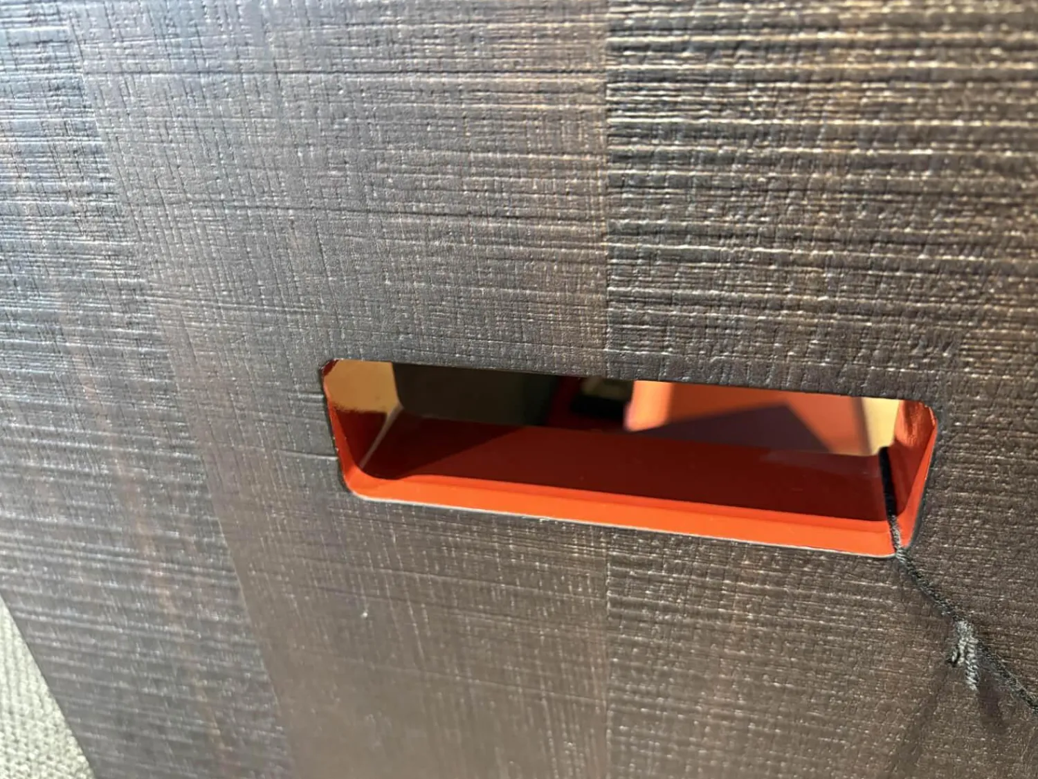 B&B Italia Konsolen|Konsole Frank 12 Furnier Räuchereiche Und Schnitteiche Innen Ziegelrot Rot Glänzend Lackiert