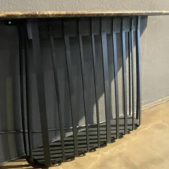 Janua Konsolen|Konsoltisch Basket Platte Stein Emperador Braun Gestell Stahl Tiefschwarz Pulverbeschichtet