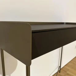 Christine Kröncke Konsolen|Konsoltisch Béla KT 100 Eiche Wengefarbig Furniert Gestell Edelstahl Pulverbeschichtet Bronce Look