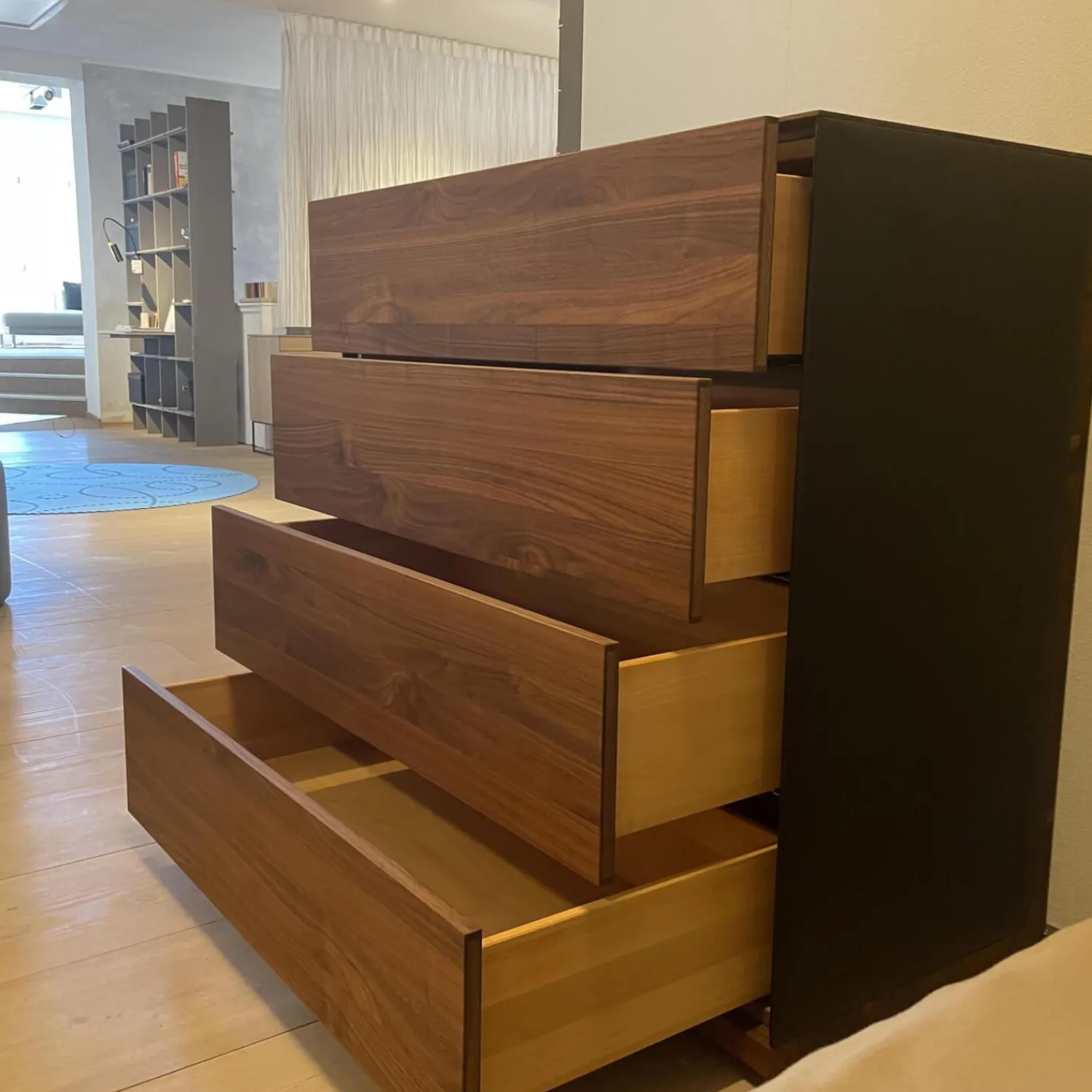 Team 7 Kommoden & Sideboards|Ladenkommode Riletto Naturöl Nussbaum Lederseiten L1 Schwarz