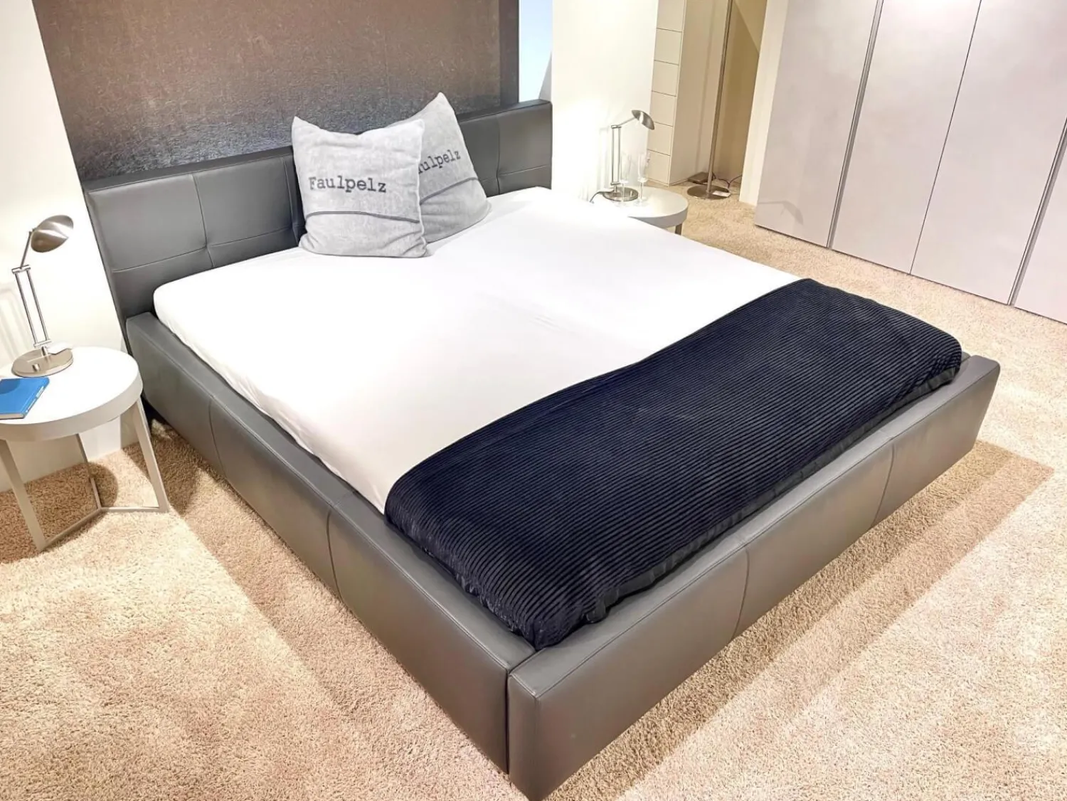 Sitzwerk Polsterbetten|Lederbett KT10 Rindnappaleder Asphalt Anthrazit ohne Lattenrost ohne Matratze