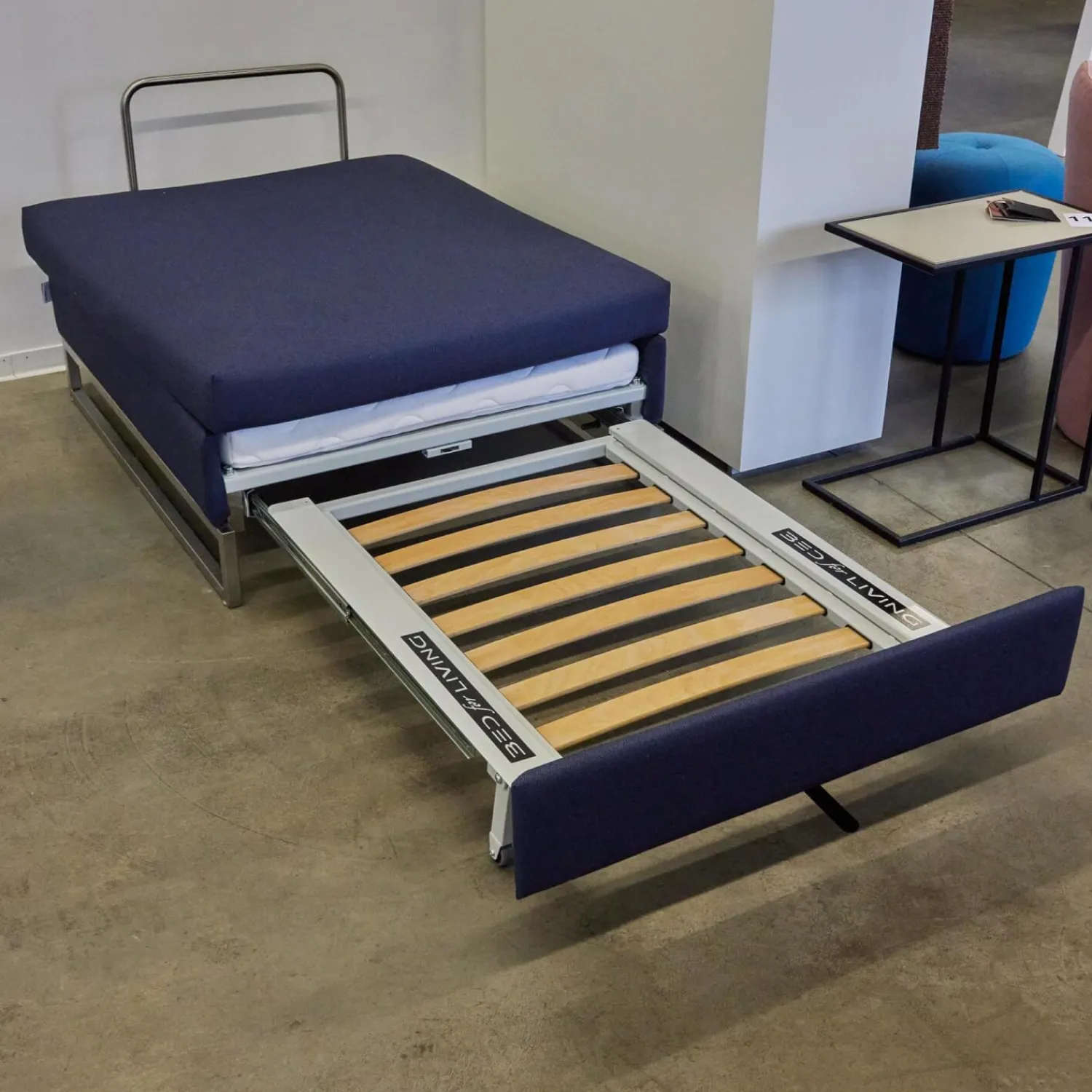 Swiss Plus Hocker & Sitzsäcke|Liege Chaislounge Hocker Bed For Living Stoff Messenger Blau Füße Edelstahl Mit Schlaffunktion