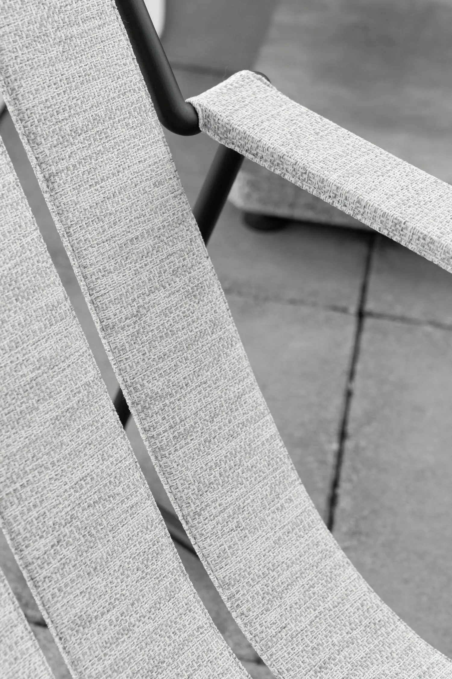 Royal Botania Gartenliegen|Liegestuhl Strappy Textile Natural Silver Dot Silber Gestell Edelstahl Anthrazit Beschichtet Inklusive Hocker