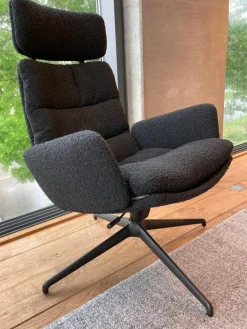 KFF Loungesessel|Lounge Sessel Arva Stoff Ascot Schwarz 2407 Sternfuß Struktur Schwarz Mit Wippmechanismus Inklusive Hocker