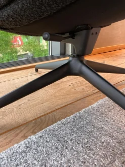 KFF Loungesessel|Lounge Sessel Arva Stoff Ascot Schwarz 2407 Sternfuß Struktur Schwarz Mit Wippmechanismus Inklusive Hocker