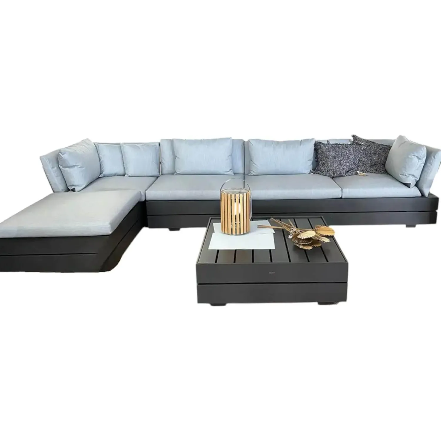 Solpuri Loungemöbel|Loungegruppe Boxx Polster Stoff Bombay Deluxe Pastel Blue Blau Gestell Aluminium Anthrazit Inklusive Tisch