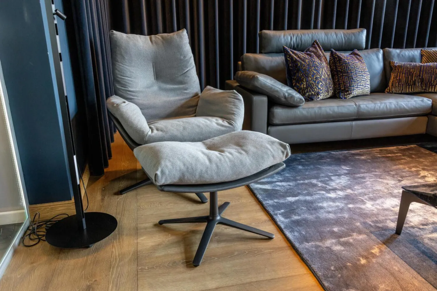 COR Relaxsessel|Loungesessel dia Stoff 9129 Stahl Grau Leder 171 Anthrazit Niedriger Rücken mit Hocker