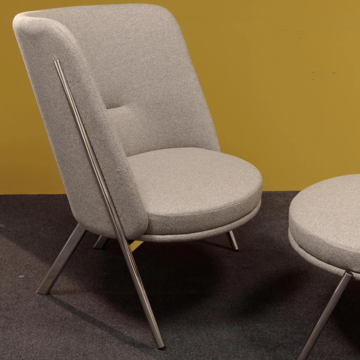 Tecta Loungesessel|Loungesessel D70 Und Hocker C70 Bezug Stoff Celia 0208 Grau Meliert Gestell Stahlrohr Verchromt