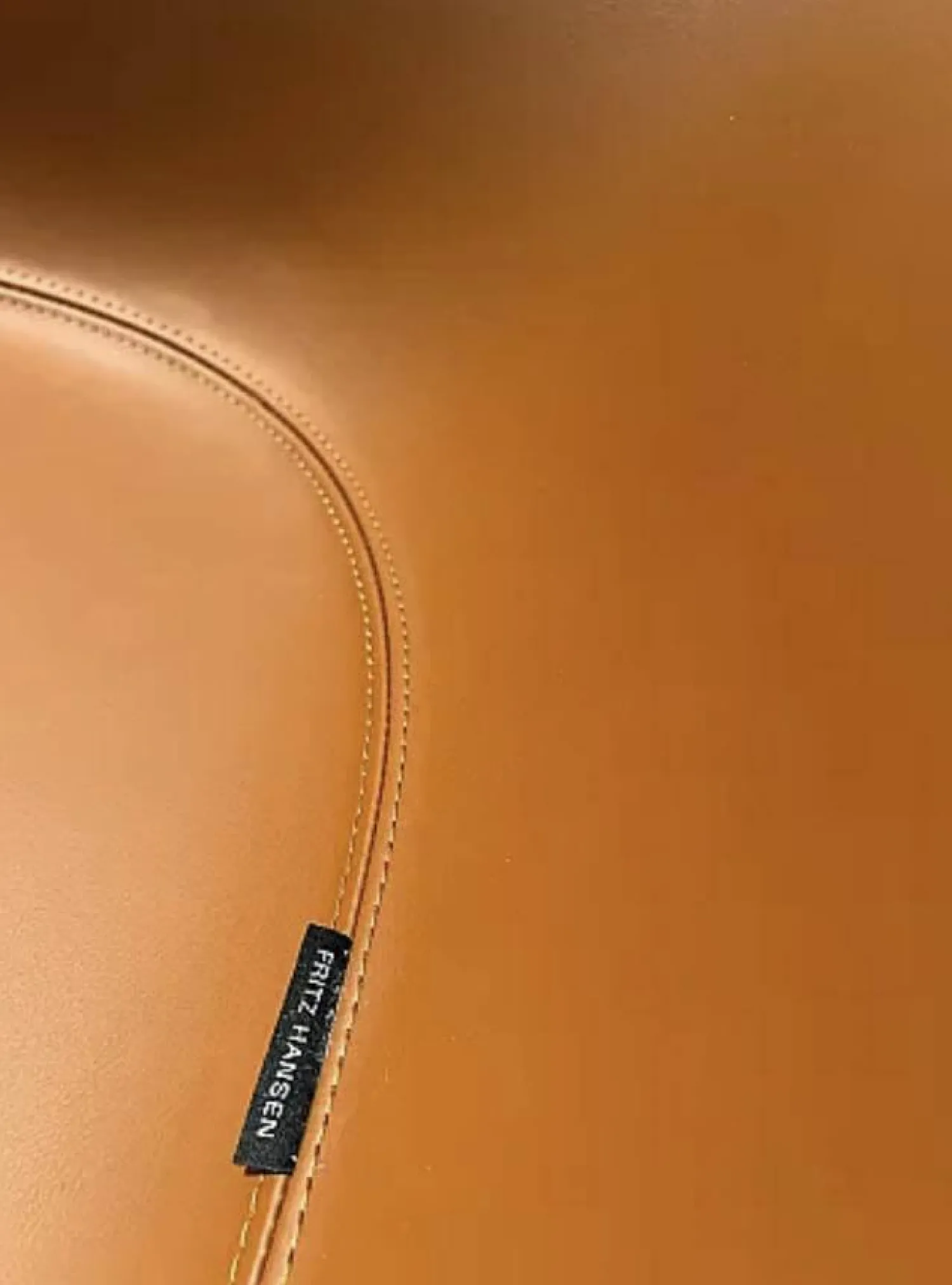 Fritz Hansen Loungesessel|Loungesessel Ei Leder Essential Walnuss Braun Gestell Aluminium Gebürstet Mit Hocker