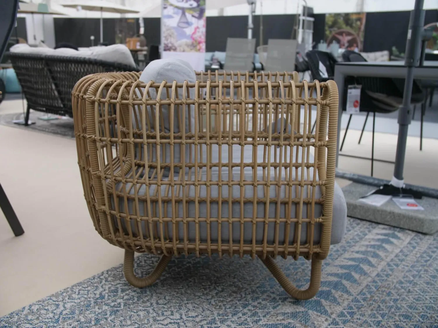 Cane Line Loungemöbel|Loungesessel Nest Stoff Natte Light Grey Gestell Faser Natural