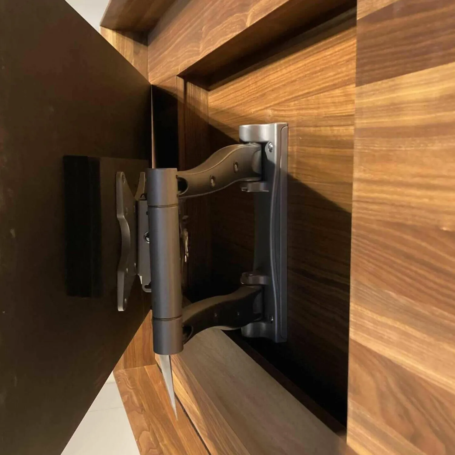 Team 7 Kommoden & Sideboards|Lowboard Lux Nussbaum Geölt Glas mit Hängeschrank