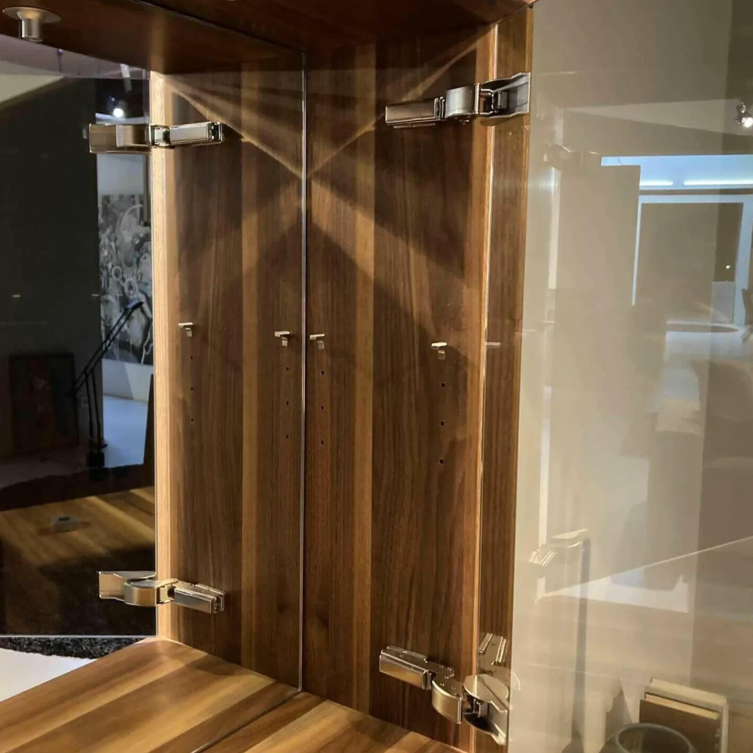 Team 7 Kommoden & Sideboards|Lowboard Lux Nussbaum Geölt Glas mit Hängeschrank