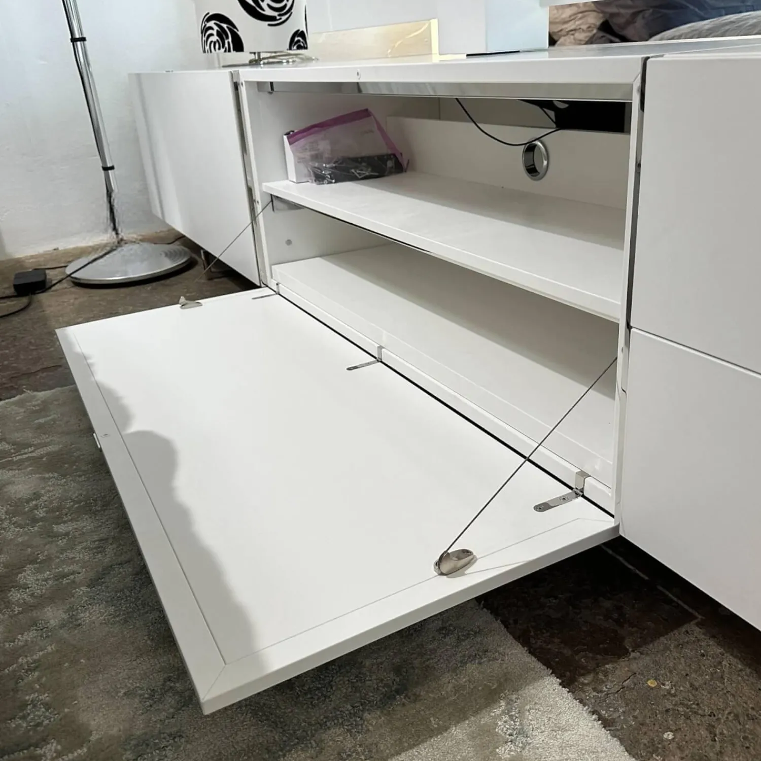 YOMEI Wohnwände & Tv-Lowboards|Lowboard Matrix Leder Weiß 13 Inklusive TV Einsatz Mit Kadelabdeckung