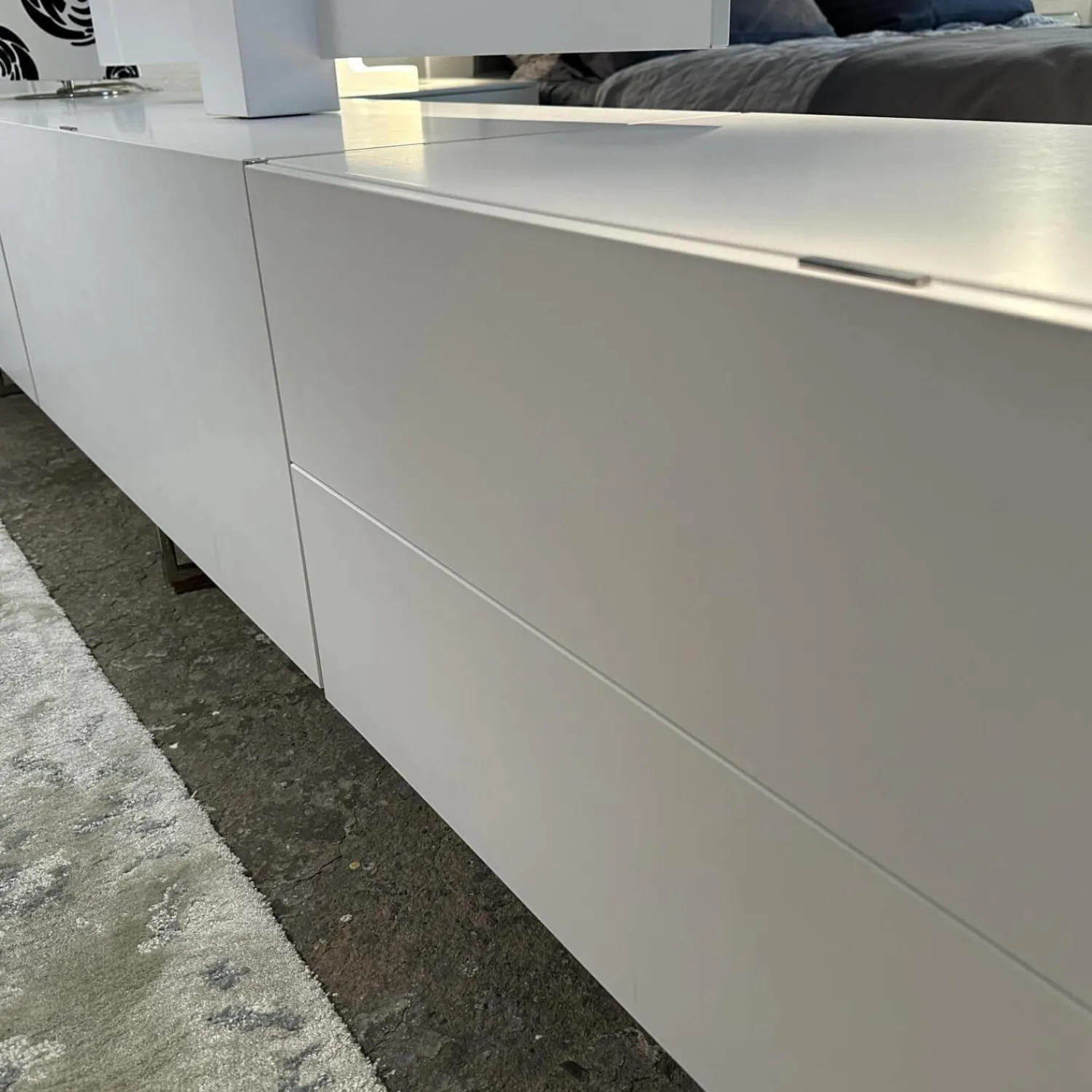 YOMEI Wohnwände & Tv-Lowboards|Lowboard Matrix Leder Weiß 13 Inklusive TV Einsatz Mit Kadelabdeckung