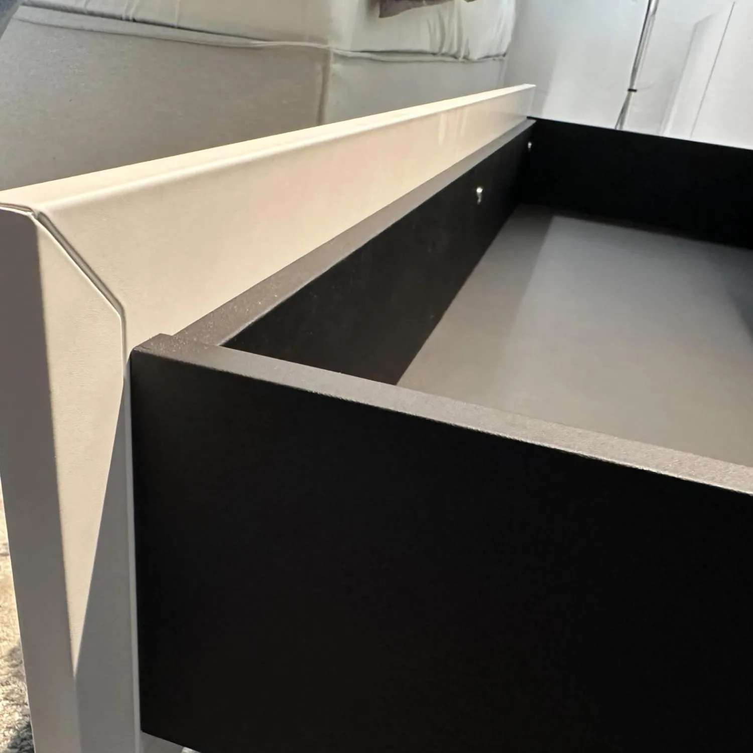 YOMEI Wohnwände & Tv-Lowboards|Lowboard Matrix Leder Weiß 13 Inklusive TV Einsatz Mit Kadelabdeckung