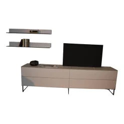 WK Wohnen Wohnwände & Tv-Lowboards|Lowboard mit Wandpaneelen WK 418 Zola Platte Glas Lackiert 407 Front Glattlack Steingrau Kufe Schwarz