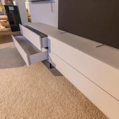 WK Wohnen Wohnwände & Tv-Lowboards|Lowboard mit Wandpaneelen WK 418 Zola Platte Glas Lackiert 407 Front Glattlack Steingrau Kufe Schwarz