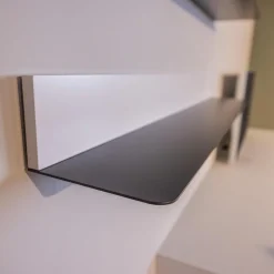 WK Wohnen Wohnwände & Tv-Lowboards|Lowboard mit Wandpaneelen WK 418 Zola Platte Glas Lackiert 407 Front Glattlack Steingrau Kufe Schwarz