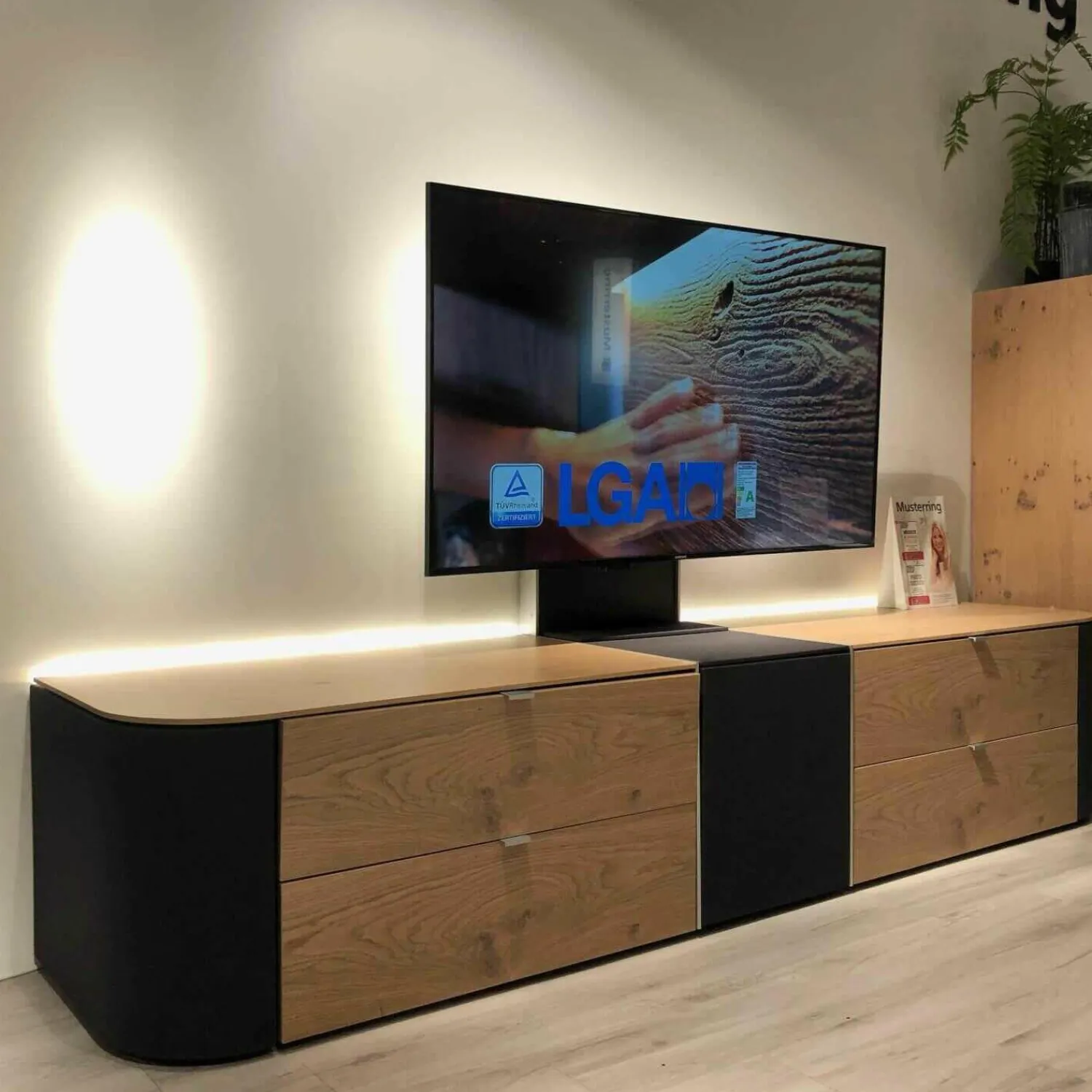 Musterring Wohnwände & Tv-Lowboards|Medienkombination Q-Media MR Balkeneiche Bianco Furniert mit LED-Beleuchtung