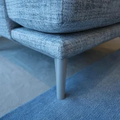 Bielefelder Werkstätten Polstergruppen|Modell Polo Living Sofa 2,5 sitzig BW 161-3001 Sessel Polo Living BW 161-1000 hellblau beigegrau Füße graublau