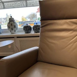 Bielefelder Werkstätten Relaxsessel|Motorsessel Charly Bezug Leder Normandie Taupe Grau Sternfuß Bronze Matt Mit Aufsthehhilfe Und Motorischer Verstellung