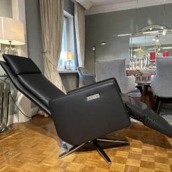 Bielefelder Werkstätten Relaxsessel|Motorsessel Charly Bezug Leder Normandie Schwarz Sternfuß Chrom Glänzend Mit Aufsthehhilfe Und Motorischer Verstellung