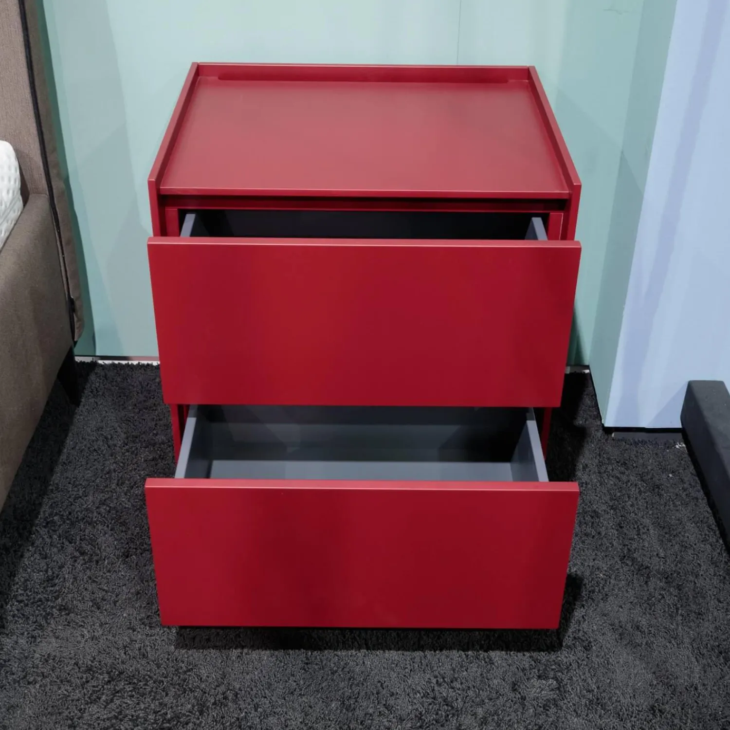 Möller Design Nachttische|Nachtkommode Lean Box Lack Matt 370 Purple Rot Mit Kabelfuge