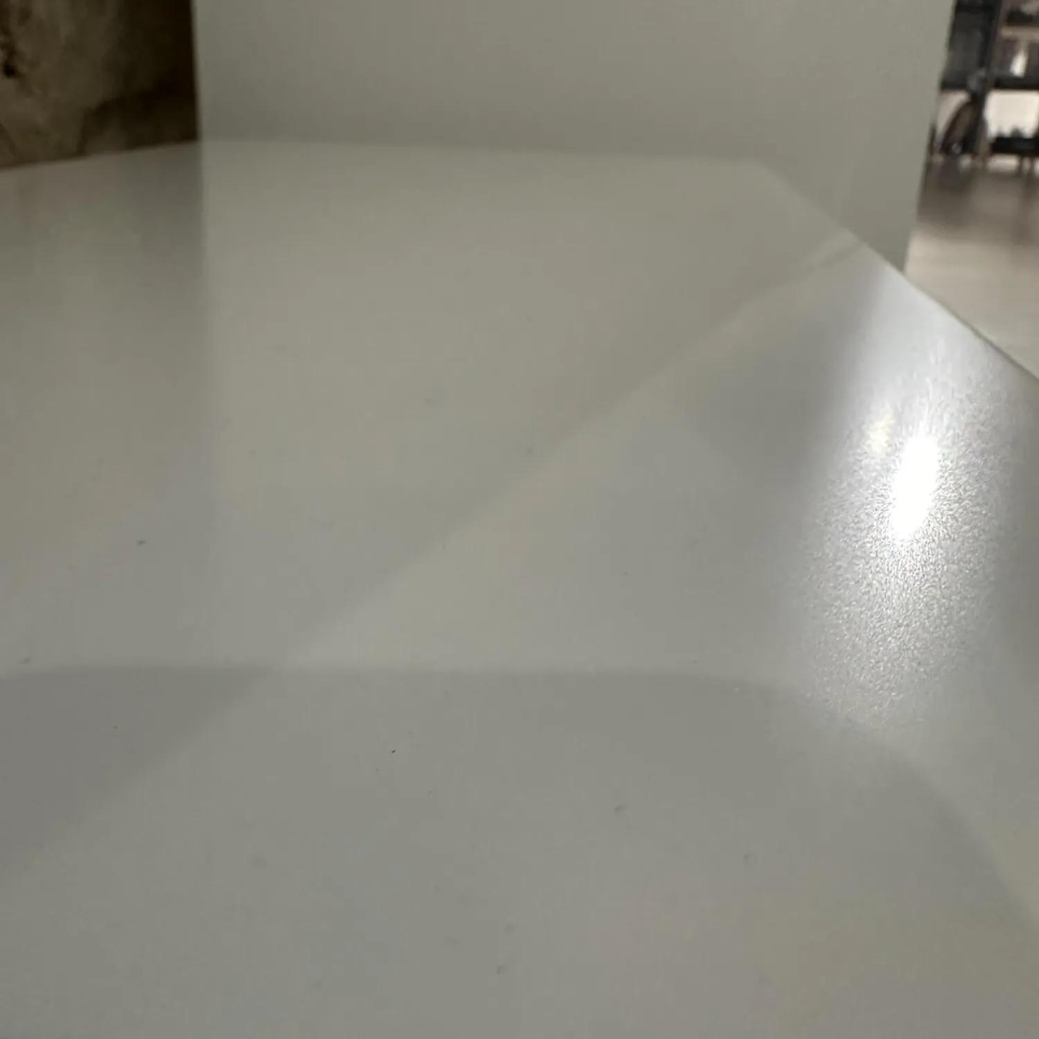 Interlübke Nachttische|Nachttisch Cube Lack Kristallweiß M02 Griffleiste Alufarben 019