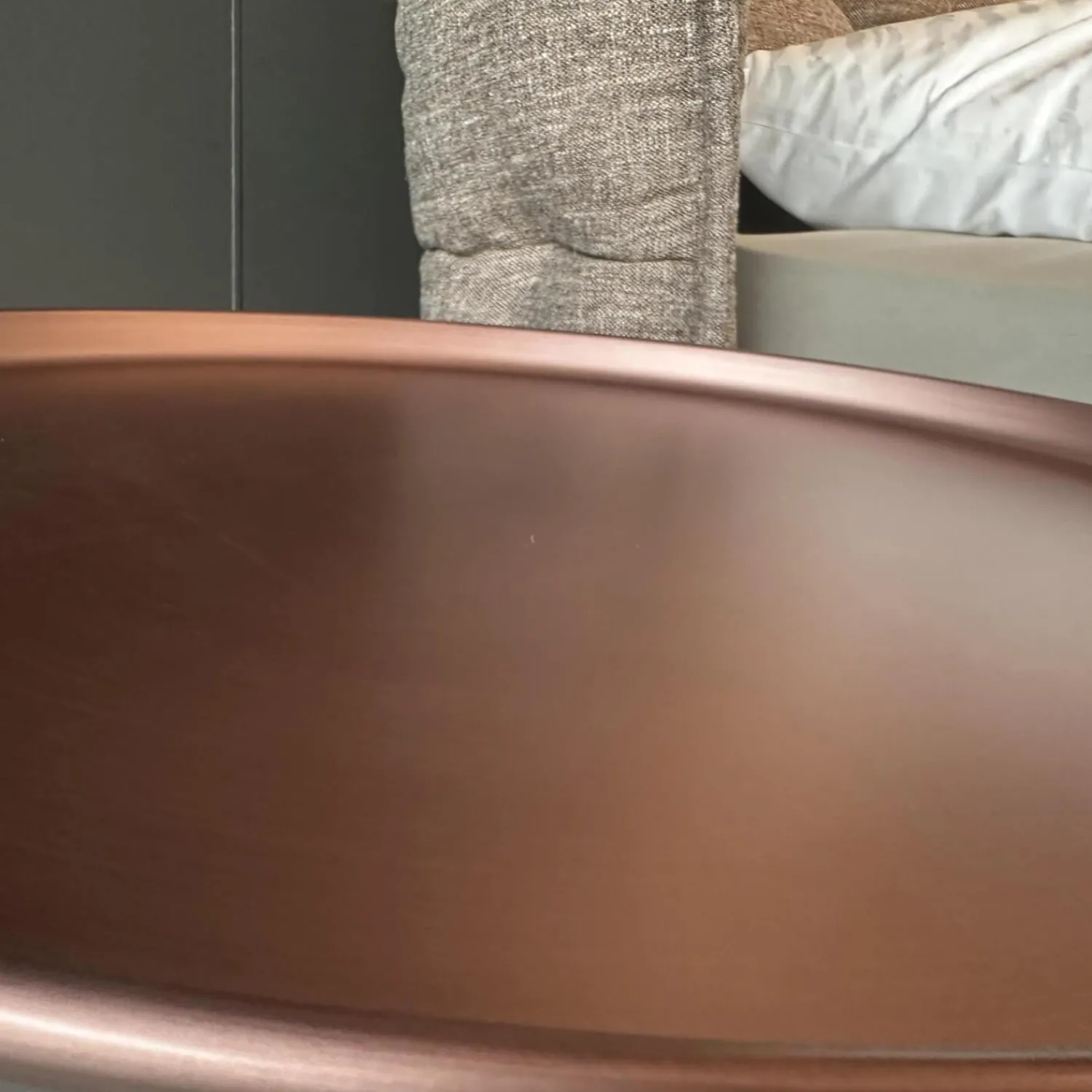 B&B Italia Nachttische|Nachttisch Husk Rund Und Klein Platte Kupfer Brüniert Gestell Nickel Bronzefarben Lackiert