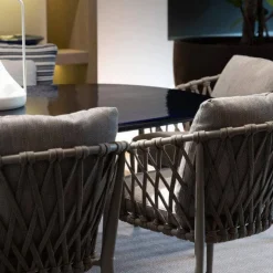 B&B Italia Essgruppen|Outdoor Gruppe Allure Tisch Steinzeug Ozeanblau Gestell Zement Grau Sitzbank Und Stuhl Erica Geflecht Und Gestell Tortora Grau