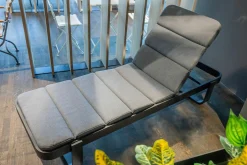 Cane Line Gartenliegen|Outdoor Liege Cut AirTouch Grey Grau Gestell Aluminium Dark Grey Dunkelgrau Mit Verstellbarer Ruckenlehne