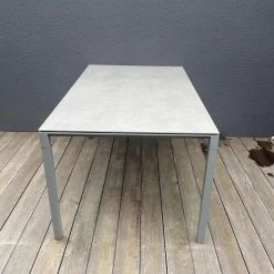 Cane Line Gartentische|Outdoor Tisch Pure Platte Keramik Concrete Grey Grau Gestell Aluminium Light Grey Grau