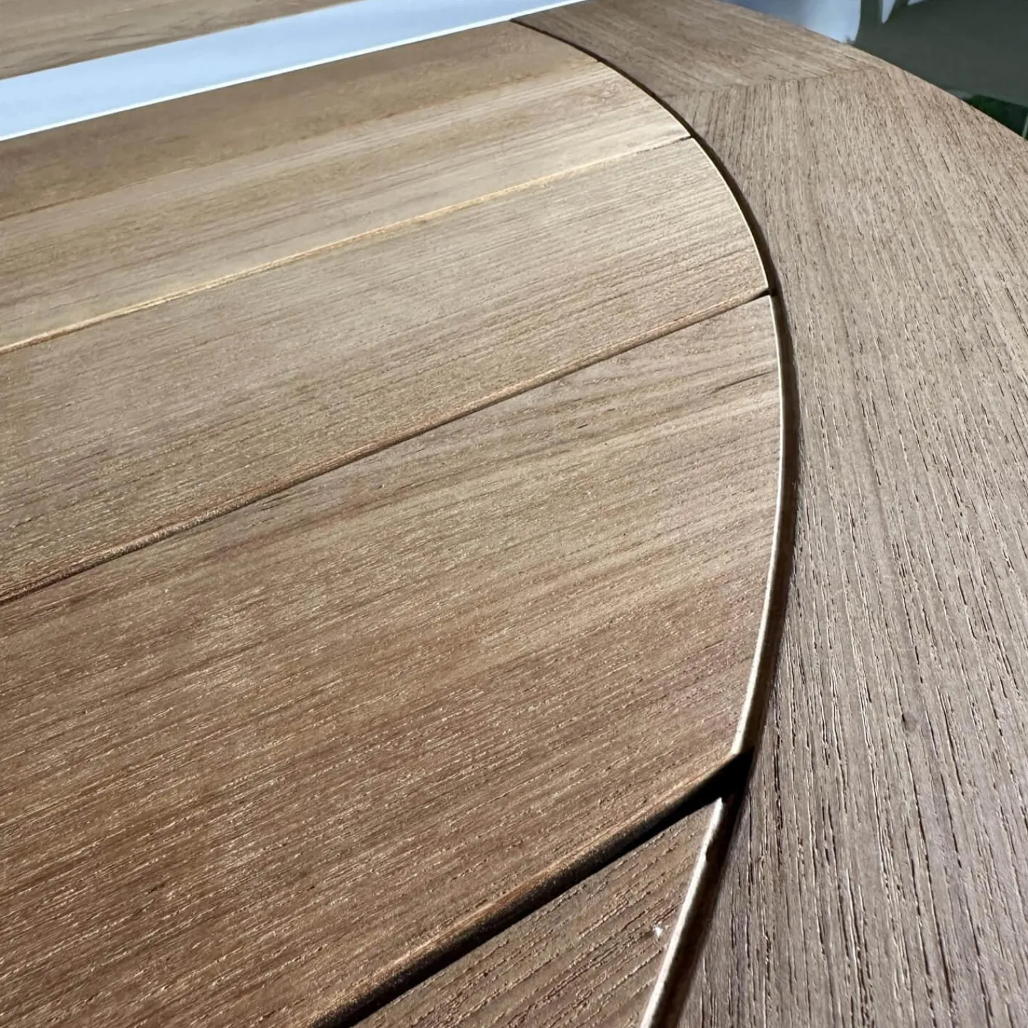 Royal Botania Essgruppen|Outdoorgruppe Tisch Traverse Platte Teakholz 4 Stühle Exes Bezug Stoff Creme Gestell Aluminium Weiß