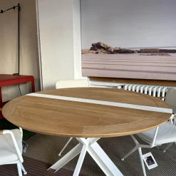 Royal Botania Essgruppen|Outdoorgruppe Tisch Traverse Platte Teakholz 4 Stühle Exes Bezug Stoff Creme Gestell Aluminium Weiß