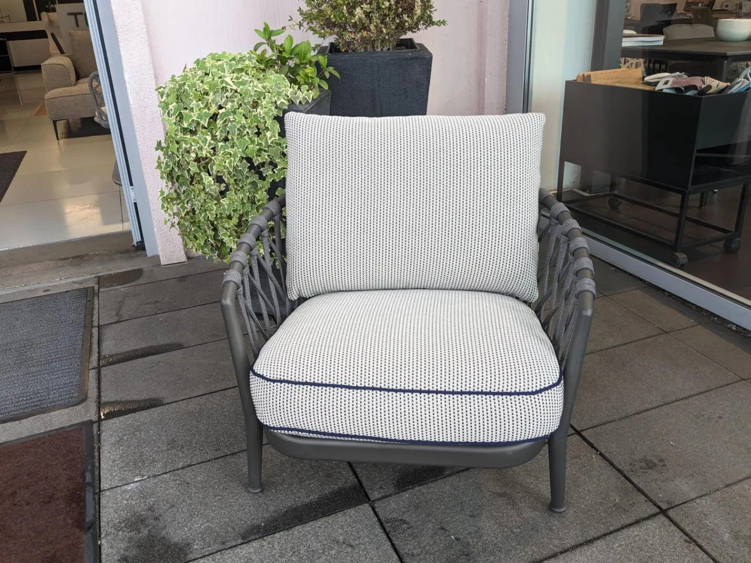 B&B Italia Loungemöbel|Outdoorsessel Erica Stoff Elisir 820 Blau Creme