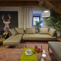 Fast Loungemöbel|Outdoorsofa Aikana Bezug Iron Grey Gestell Haselnuss mit 2 Kissen