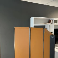 B&B Italia Vitrinen & Highboards|Paravent Quiet Lines Leder Gamma 370 Terra Braun Gestell Nickel Bronzefarben Lackiert